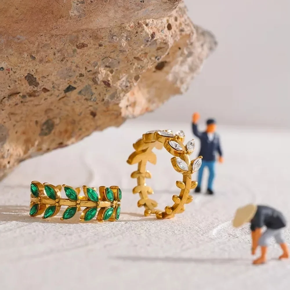 Pretty Green Diamonds Adjustable Ring - Picture 5 of 6